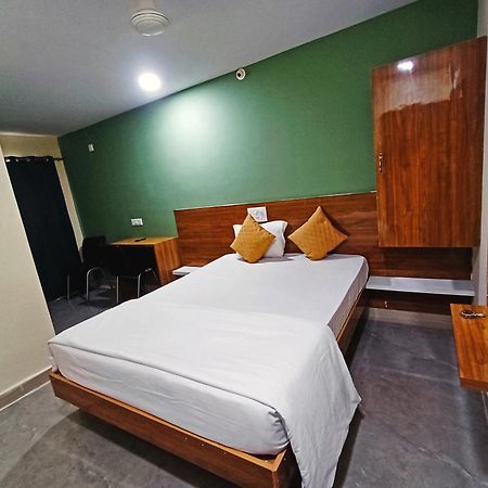 Udupi Deluxe Lodge Gulbarga Kalaburagi Exterior photo