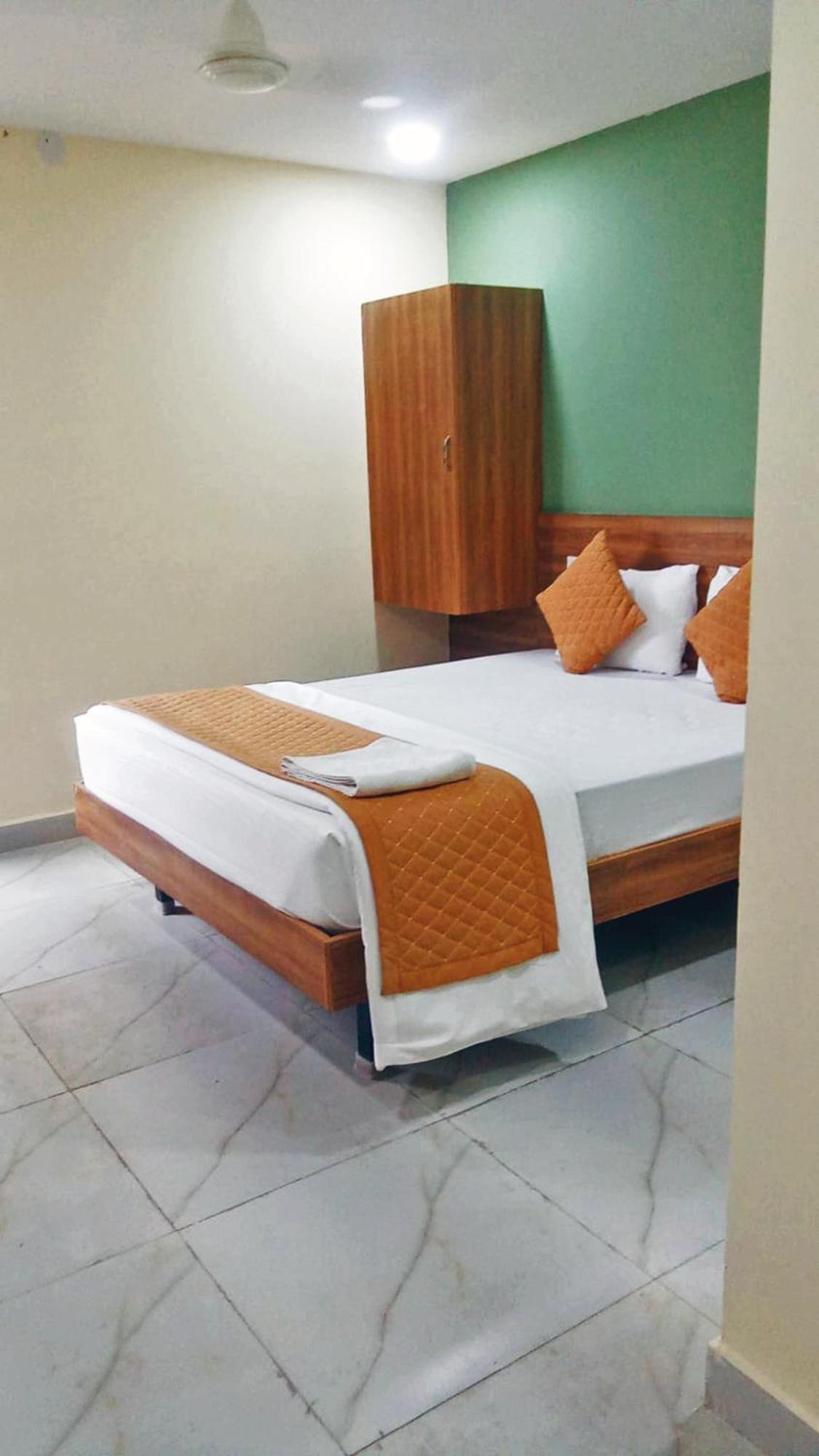 Udupi Deluxe Lodge Gulbarga Kalaburagi Exterior photo