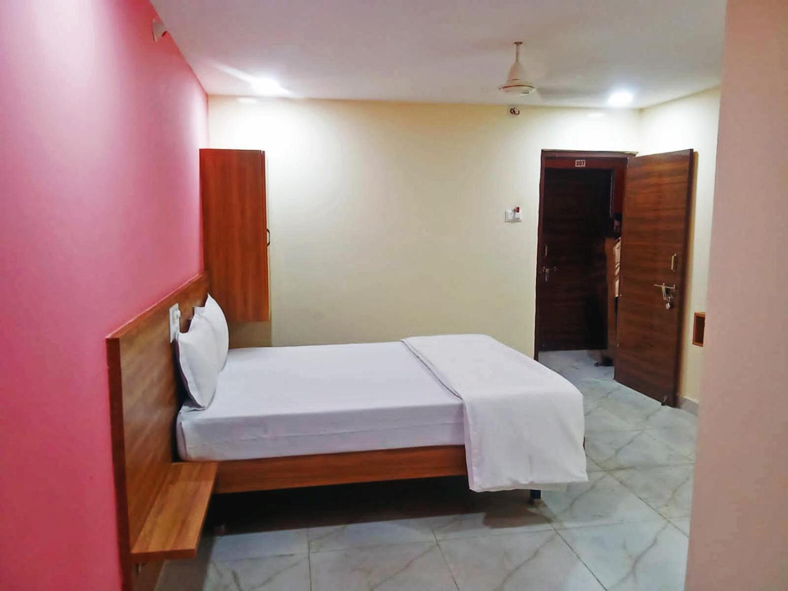 Udupi Deluxe Lodge Gulbarga Kalaburagi Exterior photo